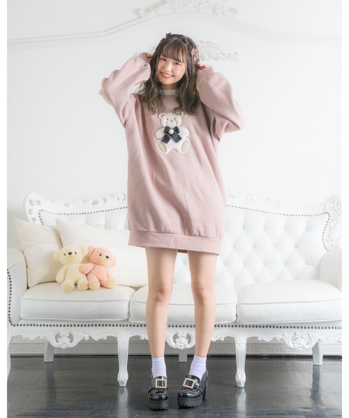 ROJITA(ロジータ)の「ブローチ付きクマトレーナー(スウェット・レディース・ブラック/ピンク/ベージュ・FREE)」の5枚目の写真