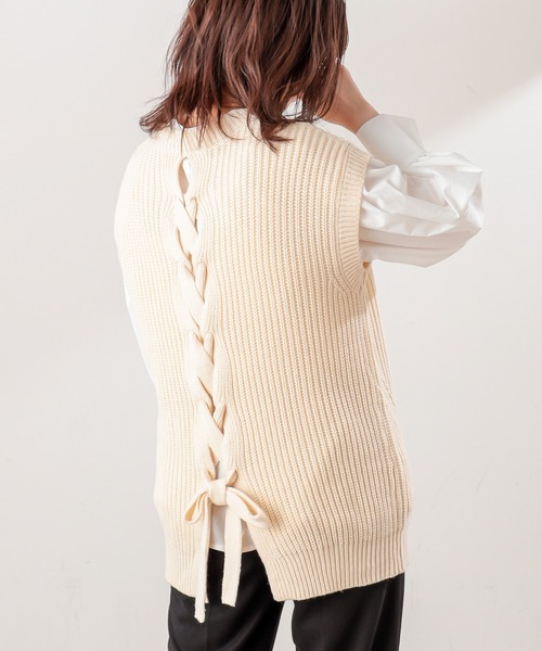 natural couture(ナチュラルクチュール)の「BACKレースアップゆるベスト(ベスト・レディース・アイボリー/ブラック/ベージュ・FREE)」の5枚目の写真