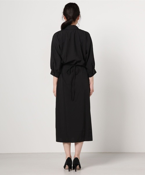 ABITOKYO（アビトーキョー）の「ボリューム袖ウエストタックシャツロングワンピース（ワンピース・レディース・ブラック/ベージュ/ダークグリーン/ブラウン/ブルーグレー/グレー/ボルドー/ネイビー・FREE）」の3枚目の写真