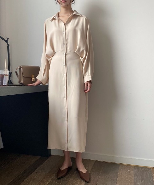 ABITOKYO（アビトーキョー）の「ボリューム袖ウエストタックシャツロングワンピース（ワンピース・レディース・ブラック/ベージュ/ダークグリーン/ブラウン/ブルーグレー/グレー/ボルドー/ネイビー・FREE）」の11枚目の写真