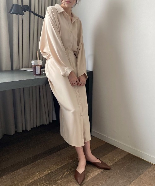 ABITOKYO（アビトーキョー）の「ボリューム袖ウエストタックシャツロングワンピース（ワンピース・レディース・ブラック/ベージュ/ダークグリーン/ブラウン/ブルーグレー/グレー/ボルドー/ネイビー・FREE）」の17枚目の写真