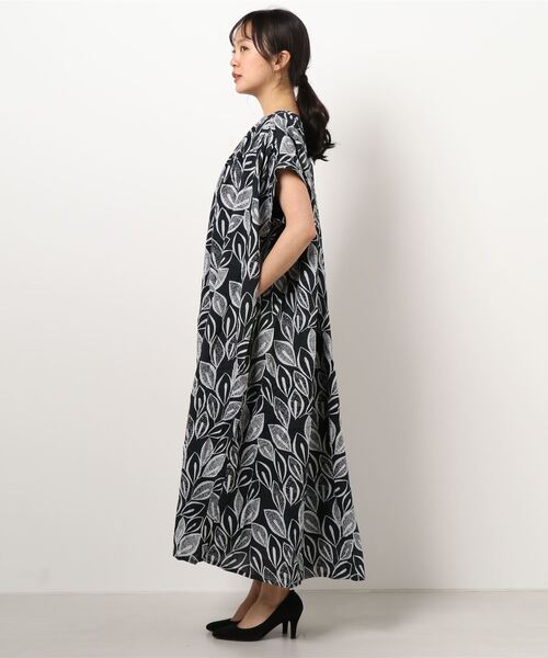 チャイハネ（チャイハネ）の「【チャイハネ】yul リーフ柄フレンチスリーブワンピース（ワンピース・レディース・ブラック/レッド/ホワイト・FREE）」の6枚目の写真