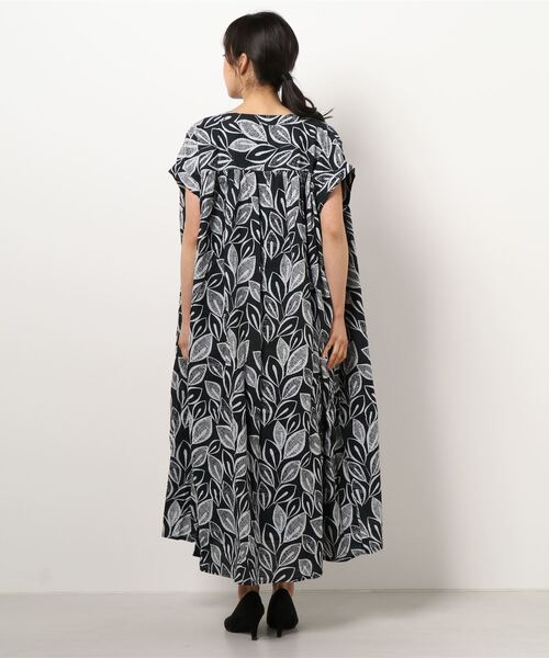 チャイハネ（チャイハネ）の「【チャイハネ】yul リーフ柄フレンチスリーブワンピース（ワンピース・レディース・ブラック/レッド/ホワイト・FREE）」の5枚目の写真