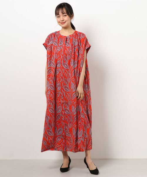 チャイハネ（チャイハネ）の「【チャイハネ】yul リーフ柄フレンチスリーブワンピース（ワンピース・レディース・ブラック/レッド/ホワイト・FREE）」の4枚目の写真