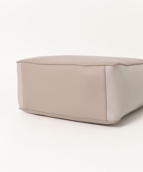 RIVE DROITE（リヴドロワ）の「A4サイズが余裕で入る　A4配色ソフトトート（トートバッグ・レディース・グレー系その他/ライトベージュ・FREE）」の6枚目の写真