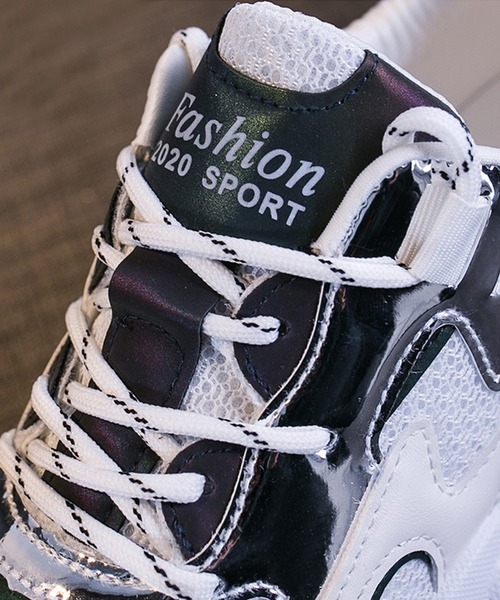 aimoha(アイモハ)の「ユニセックススニーカー(スニーカー・レディース・ホワイト/ブラック・22.5cm/23.5cm/24.5cm/23.0cm/24.0cm/25.0cm)」の4枚目の写真