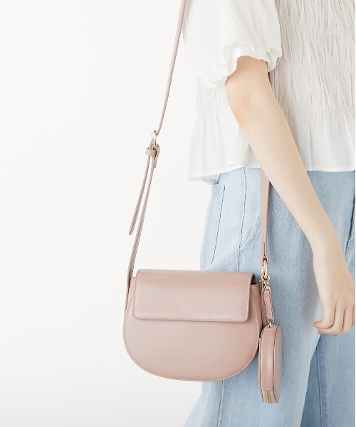 OLIVE des OLIVE（オリーブデオリーブ）の「サークルポーチ付ショルダー（ショルダーバッグ・レディース・オフホワイト/イエロー/ベージュ/ダークブラウン・FREE）」の3枚目の写真