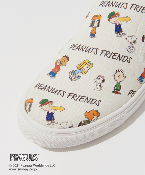PEANUTS（ピーナッツ）の「【PEANUTS×Au BANNISTER】スヌーピーコラボ スリッポンスニーカー（スニーカー・レディース・アイボリー/その他・35/36/37/38/39）」の4枚目の写真