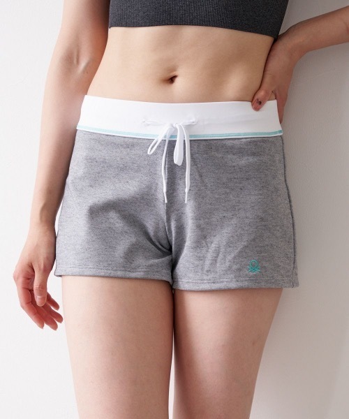 BENETTON (UNITED COLORS OF BENETTON)（ベネトンユナイテッドカラーズオブベネトン）の「【BENETTON / ベネトン】レディースショートパンツ（その他パンツ・レディース・グレー/ブラック/ネイビー・MEDIUM/LARGE/X-LARGE）」の3枚目の写真