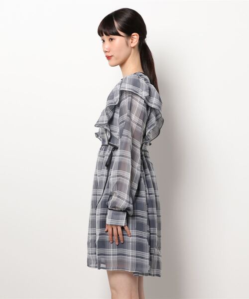 ADIRA（アディラ）の「シアーチェックフリルワンピ（ワンピース・レディース・チャコールグレー/ベージュ・MEDIUM）」の7枚目の写真