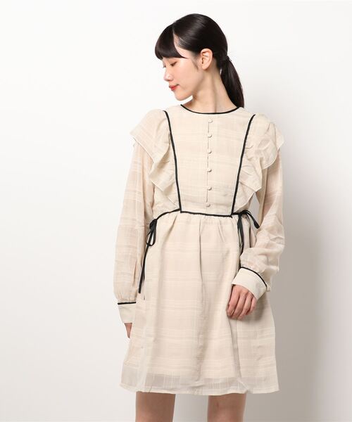ADIRA（アディラ）の「シアーチェックフリルワンピ（ワンピース・レディース・チャコールグレー/ベージュ・MEDIUM）」の15枚目の写真