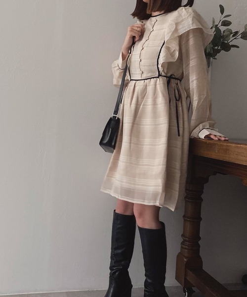 ADIRA（アディラ）の「シアーチェックフリルワンピ（ワンピース・レディース・チャコールグレー/ベージュ・MEDIUM）」の19枚目の写真
