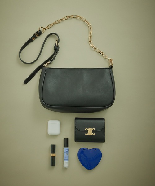 VIS（ビス）の「斜めがけもできる、マルチWAYチェーンバック（ショルダーバッグ・レディース・グリーン/ベージュ系その他/ブラック・FREE）」の5枚目の写真