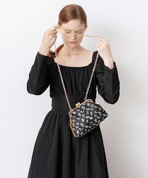 Casselini（キャセリーニ）の「Casselini(キャセリーニ)ジャガード口金バッグ（ショルダーバッグ・レディース・ブラック/クリーム/ラベンダー・FREE）」の21枚目の写真