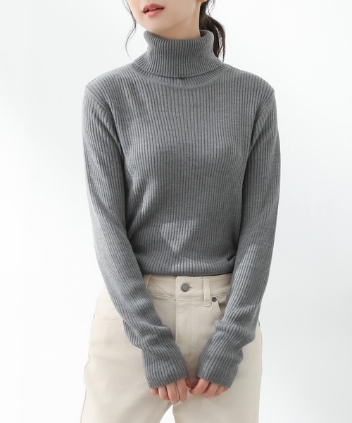 Honeys（ハニーズ）の「あったかリブ編タートル（ニット/セーター・レディース・ライトベージュ/モカ/レッド/ブルー/ブラック/杢グレー/ブラウン/アイボリー/イエロー・LL/L/S/M）」の4枚目の写真