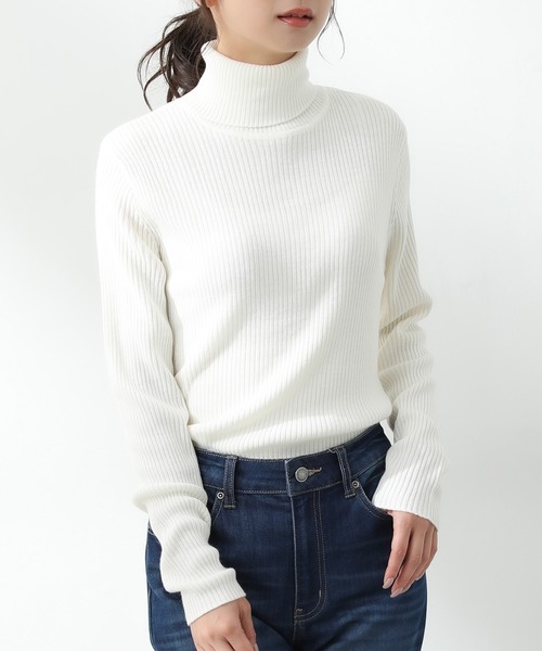 Honeys（ハニーズ）の「あったかリブ編タートル（ニット/セーター・レディース・ライトベージュ/モカ/レッド/ブルー/ブラック/杢グレー/ブラウン/アイボリー/イエロー・LL/L/S/M）」の2枚目の写真