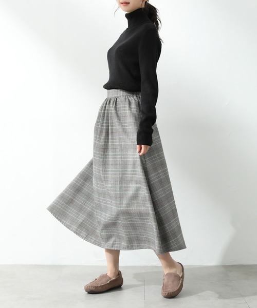 Honeys（ハニーズ）の「あったかリブ編タートル（ニット/セーター・レディース・ライトベージュ/モカ/レッド/ブルー/ブラック/杢グレー/ブラウン/アイボリー/イエロー・LL/L/S/M）」の19枚目の写真