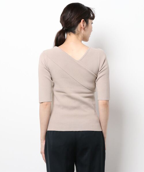 AZUL by moussy（アズールバイマウジー）の「ASYMMETRY CROSS KNIT TOPS/アシンメトリークロスニットトップス（ニット/セーター・レディース・グリーン/マジェンタ/ブラック/ライトベージュ・MEDIUM/SMALL）」の6枚目の写真