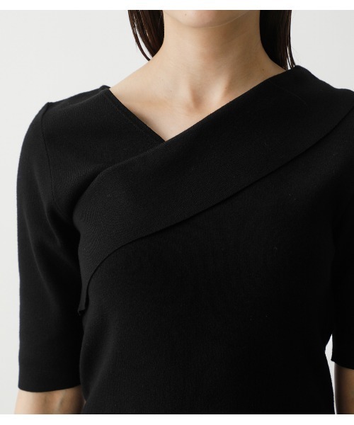 AZUL by moussy（アズールバイマウジー）の「ASYMMETRY CROSS KNIT TOPS/アシンメトリークロスニットトップス（ニット/セーター・レディース・グリーン/マジェンタ/ブラック/ライトベージュ・MEDIUM/SMALL）」の13枚目の写真