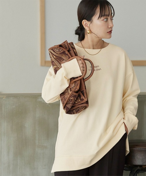 titivate(ティティベイト)の「ミニ裏毛カットソーロゴトップス(Tシャツ/カットソー・レディース・アイボリー/グレイッシュベージュ/ブラック/オレンジ・FREE)」の14枚目の写真