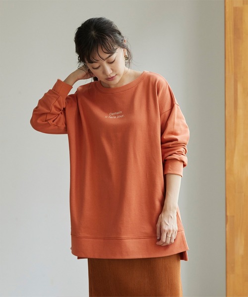 titivate(ティティベイト)の「ミニ裏毛カットソーロゴトップス(Tシャツ/カットソー・レディース・アイボリー/グレイッシュベージュ/ブラック/オレンジ・FREE)」の12枚目の写真