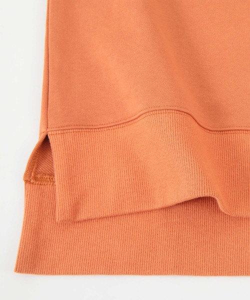 titivate(ティティベイト)の「ミニ裏毛カットソーロゴトップス(Tシャツ/カットソー・レディース・アイボリー/グレイッシュベージュ/ブラック/オレンジ・FREE)」の13枚目の写真