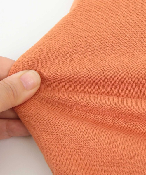 titivate(ティティベイト)の「ミニ裏毛カットソーロゴトップス(Tシャツ/カットソー・レディース・アイボリー/グレイッシュベージュ/ブラック/オレンジ・FREE)」の18枚目の写真