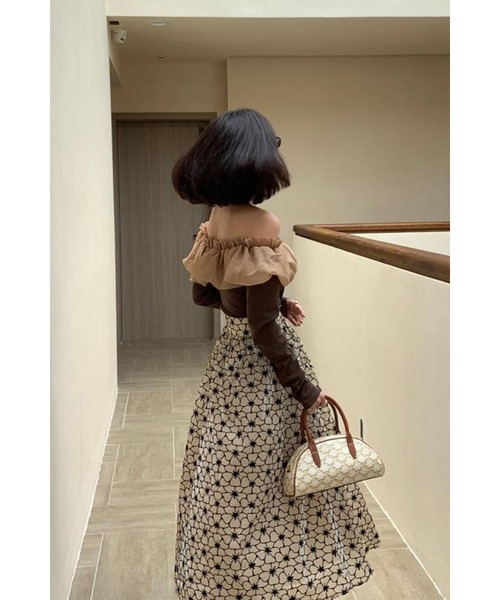 Leja(レジャ)の「オーガンジー刺繍花柄フレアスカート(スカート・レディース・ブラック/ベージュ・SMALL/MEDIUM)」の12枚目の写真