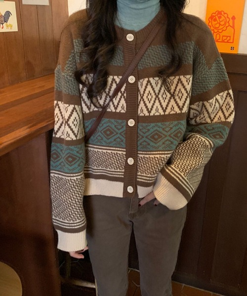 meJane(ミージェーン)の「ジオメトリック柄クルーネックニットカーディガン(カーディガン/ボレロ・レディース・ブラウン/グレー・FREE)」の14枚目の写真