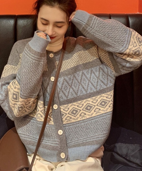 meJane(ミージェーン)の「ジオメトリック柄クルーネックニットカーディガン(カーディガン/ボレロ・レディース・ブラウン/グレー・FREE)」の8枚目の写真