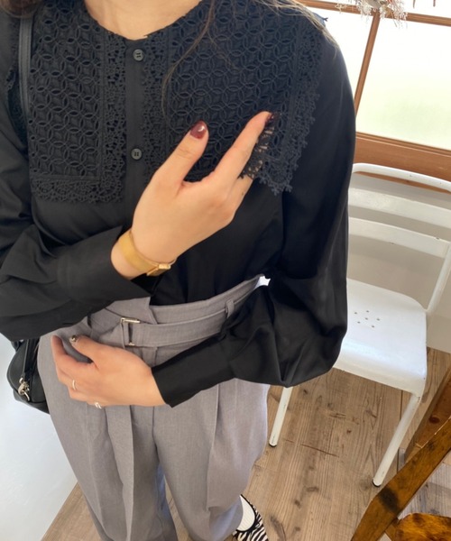 ROPE' PICNIC(ロペピクニック)の「【WEB限定】レースセーラーカラーブラウス(シャツ/ブラウス・レディース・ブラック/ホワイト・38)」の4枚目の写真