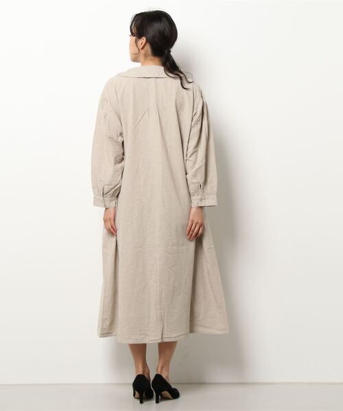 Samansa Mos2（サマンサ モスモス）の「ラウンドカラーワンピース（ワンピース・レディース・ブラック/ベージュ/ブルー/キャメル・ﾌﾘ-）」の7枚目の写真