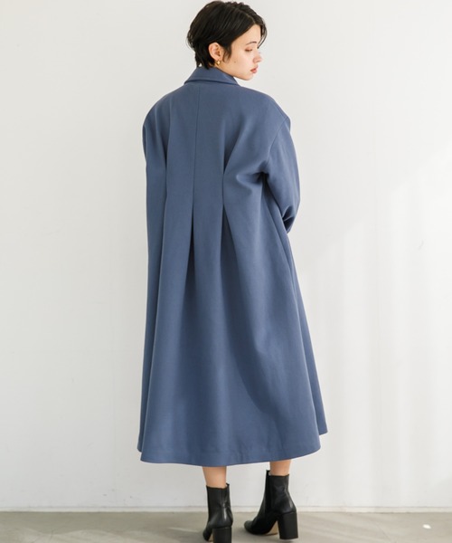 koe（コエ）の「ロング丈後ろタックコート*（チェスターコート・レディース・ブラック/ブルー/アイボリー/モカ・M/L）」の4枚目の写真