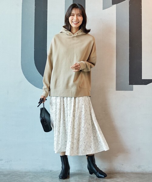 ANY(エニィ)の「【裏起毛・8色展開】ライトコットンスウェット パーカー(Tシャツ/カットソー・レディース・ライトグレー系/ブラック系/黄土色系/ホワイト系/ライラック系/オールドローズ系/ベージュ系/ピンク系・4)」の18枚目の写真