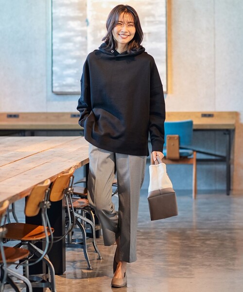 ANY(エニィ)の「【裏起毛・8色展開】ライトコットンスウェット パーカー(Tシャツ/カットソー・レディース・ライトグレー系/ブラック系/黄土色系/ホワイト系/ライラック系/オールドローズ系/ベージュ系/ピンク系・4)」の21枚目の写真