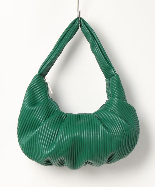 salle de bal(サルデバル)の「polka polka / ポルカポルカ エンボス プリーツ ハーフ ムーンバッグ 621 6591 2 4 SDI(ハンドバッグ・レディース・ブラック/グリーン/アイボリー/グレイッシュベージュ・FREE)」の4枚目の写真