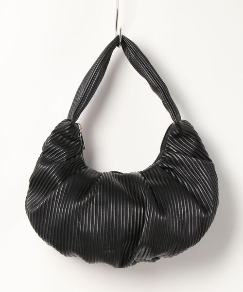 salle de bal(サルデバル)の「polka polka / ポルカポルカ エンボス プリーツ ハーフ ムーンバッグ 621 6591 2 4 SDI(ハンドバッグ・レディース・ブラック/グリーン/アイボリー/グレイッシュベージュ・FREE)」の13枚目の写真