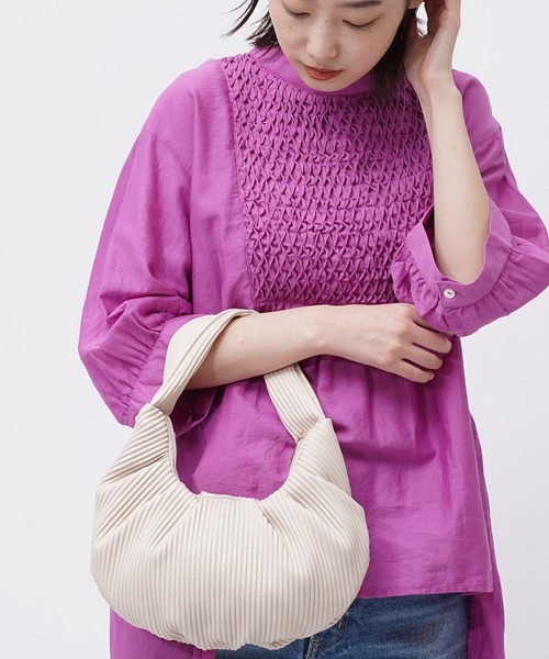 salle de bal(サルデバル)の「polka polka / ポルカポルカ エンボス プリーツ ハーフ ムーンバッグ 621 6591 2 4 SDI(ハンドバッグ・レディース・ブラック/グリーン/アイボリー/グレイッシュベージュ・FREE)」の19枚目の写真