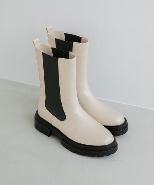 LOWRYS FARM(ローリーズファーム)の「サイドゴアミドルブーツ 259970(ブーツ・レディース・ブラック/アイボリー・MEDIUM/LARGE)」の1枚目の写真