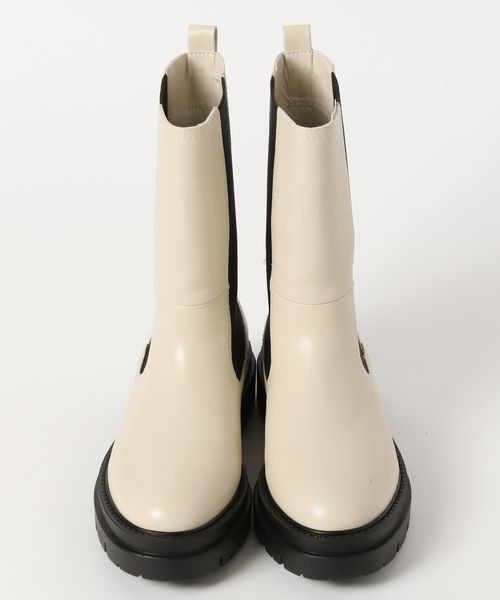 LOWRYS FARM(ローリーズファーム)の「サイドゴアミドルブーツ 259970(ブーツ・レディース・ブラック/アイボリー・MEDIUM/LARGE)」の4枚目の写真