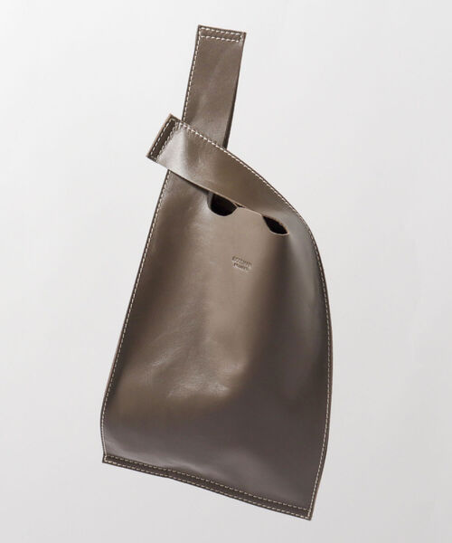 NOLLEY'S goodman(ノーリーズグッドマン)の「サントノーレ MINI REGISTER BAG ミニ レジスター バッグ(ハンドバッグ・メンズ・ブラック/グレイッシュベージュ・FREE)」の5枚目の写真