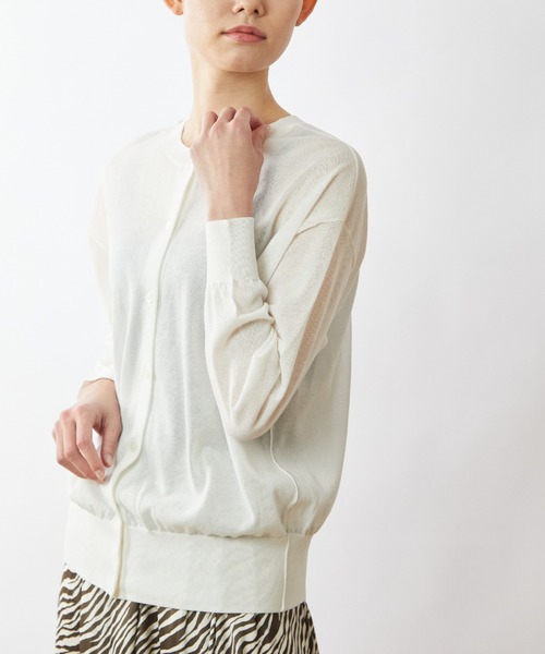 OUVRAGE CLASSE（ウヴラージュクラス）の「シアークルーネックカーディガン（カーディガン/ボレロ・レディース・ブラック/オフホワイト/サックスブルー/オレンジ・FREE）」の9枚目の写真