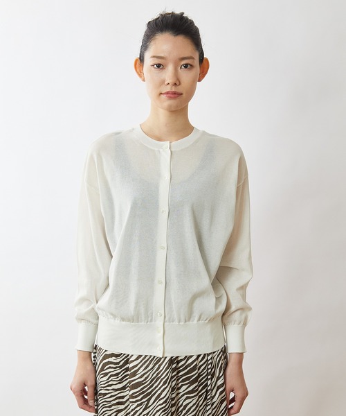 OUVRAGE CLASSE（ウヴラージュクラス）の「シアークルーネックカーディガン（カーディガン/ボレロ・レディース・ブラック/オフホワイト/サックスブルー/オレンジ・FREE）」の18枚目の写真