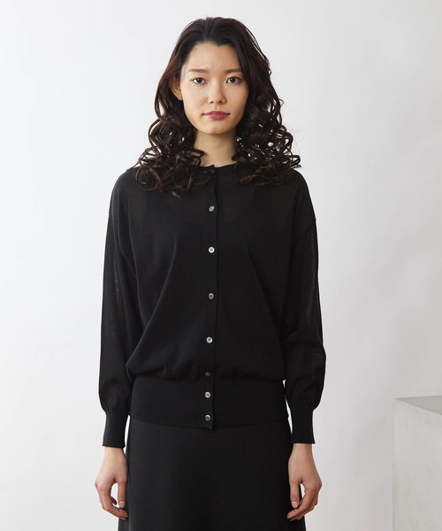 OUVRAGE CLASSE（ウヴラージュクラス）の「シアークルーネックカーディガン（カーディガン/ボレロ・レディース・ブラック/オフホワイト/サックスブルー/オレンジ・FREE）」の22枚目の写真