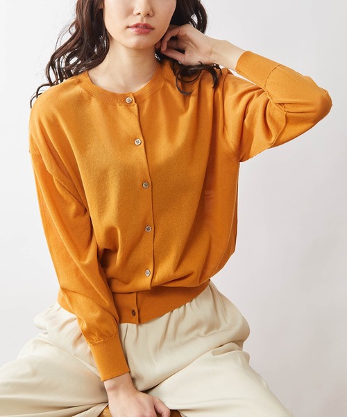 OUVRAGE CLASSE（ウヴラージュクラス）の「シアークルーネックカーディガン（カーディガン/ボレロ・レディース・ブラック/オフホワイト/サックスブルー/オレンジ・FREE）」の14枚目の写真