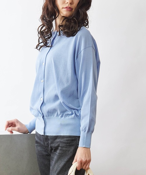 OUVRAGE CLASSE（ウヴラージュクラス）の「シアークルーネックカーディガン（カーディガン/ボレロ・レディース・ブラック/オフホワイト/サックスブルー/オレンジ・FREE）」の17枚目の写真