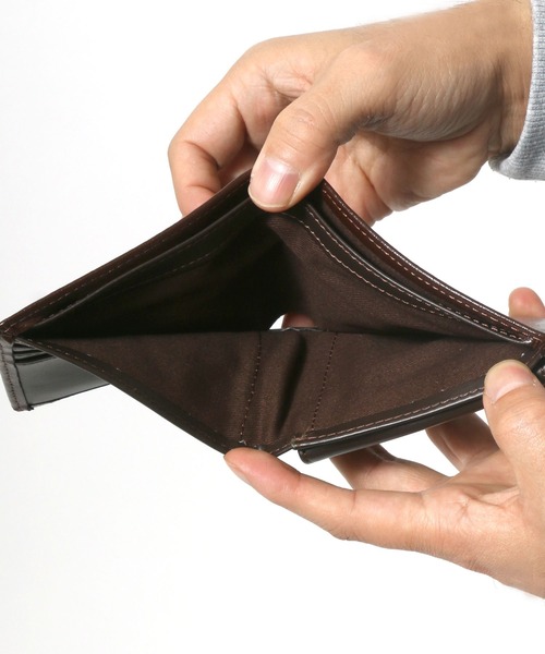 Levi's（リーバイス）の「Levi's/リーバイス メタルプレート二つ折りウォレット（財布・メンズ・ダークブラウン/ブラック・FREE）」の5枚目の写真