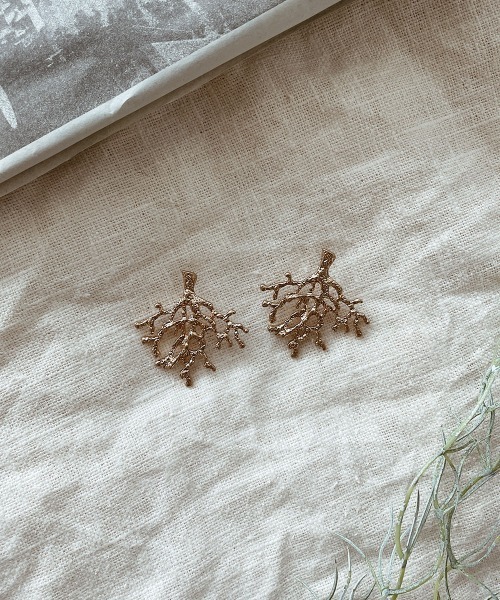 emouv by est（エモーヴバイエスト）の「emouv by est ラグーンピアス（ピアス（両耳用）・レディース・ゴールド・FREE）」の3枚目の写真