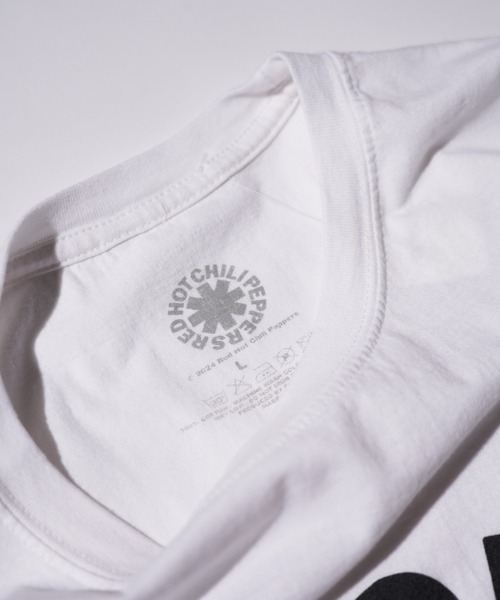 THRIFTY LOOK（スリフティールック）の「THRIFTY LOOK / スリフティールック THRIFTY "RED HOT CHILI PEPPERS" TEE レッドホットチリペッパーズ バンドTシャツ バンT（Tシャツ/カットソー・メンズ・ブラック系その他2/ブラック系その他/ブラック/ホワイト/ホワイト系/ブラック系3・LARGE/X-LARGE/XX-LARGE/MEDIUM）」の19枚目の写真