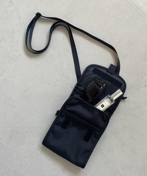 THE NORTH FACE(ザノースフェイス)の「THE NORTH FACE(ザ・ノースフェイス)/ML SLIM POUCH ショルダーバッグ ミニポーチ(ボディバッグ/ウエストポーチ・レディース・ブルー/グリーン/ブラック・FREE)」の14枚目の写真
